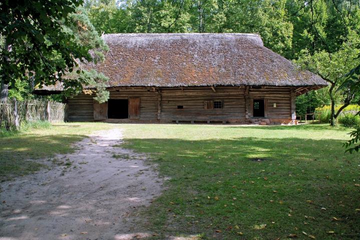 Dzīvojamā rija- skola. Valmiera "Breži"